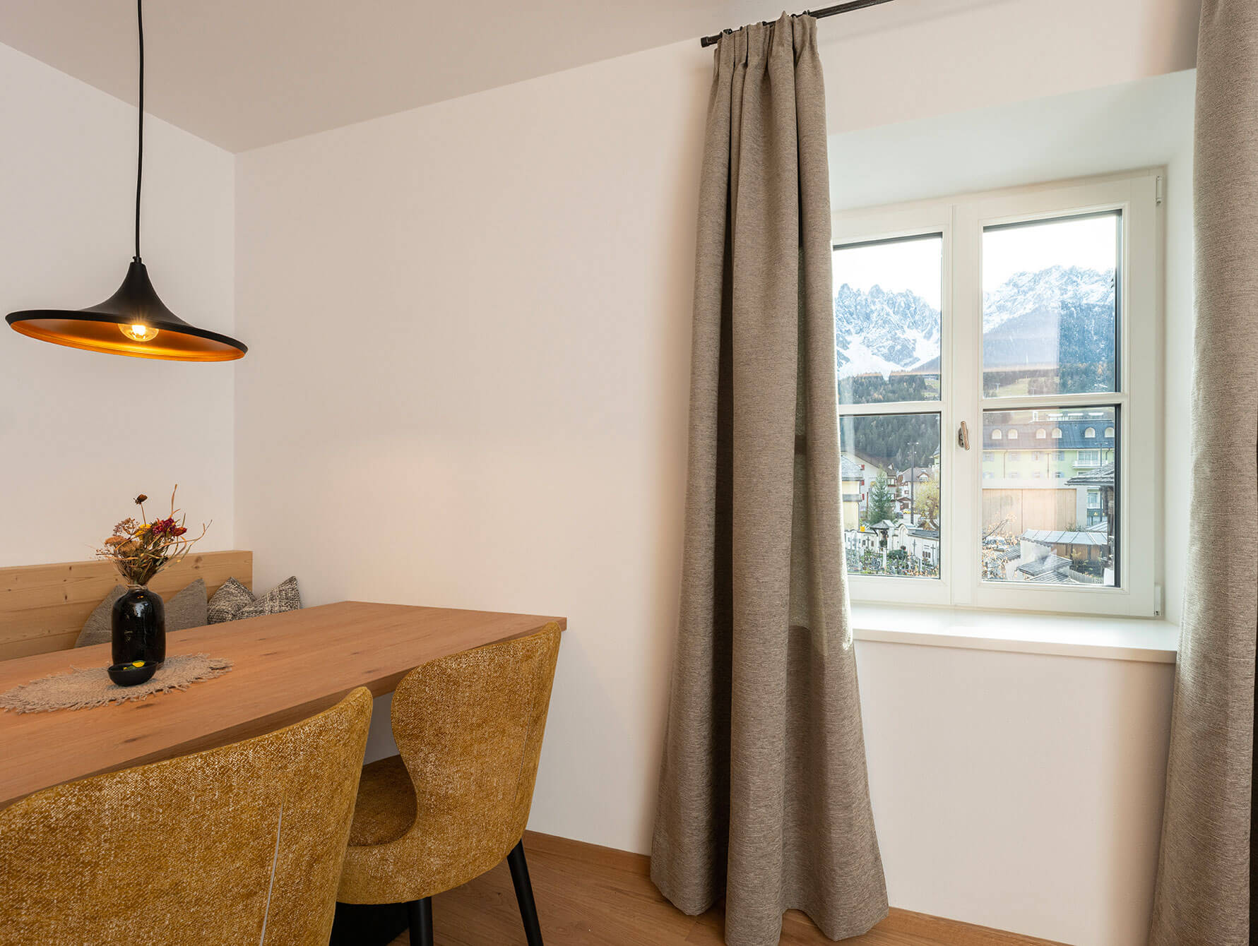 Tisch - Family - Residence Kugler