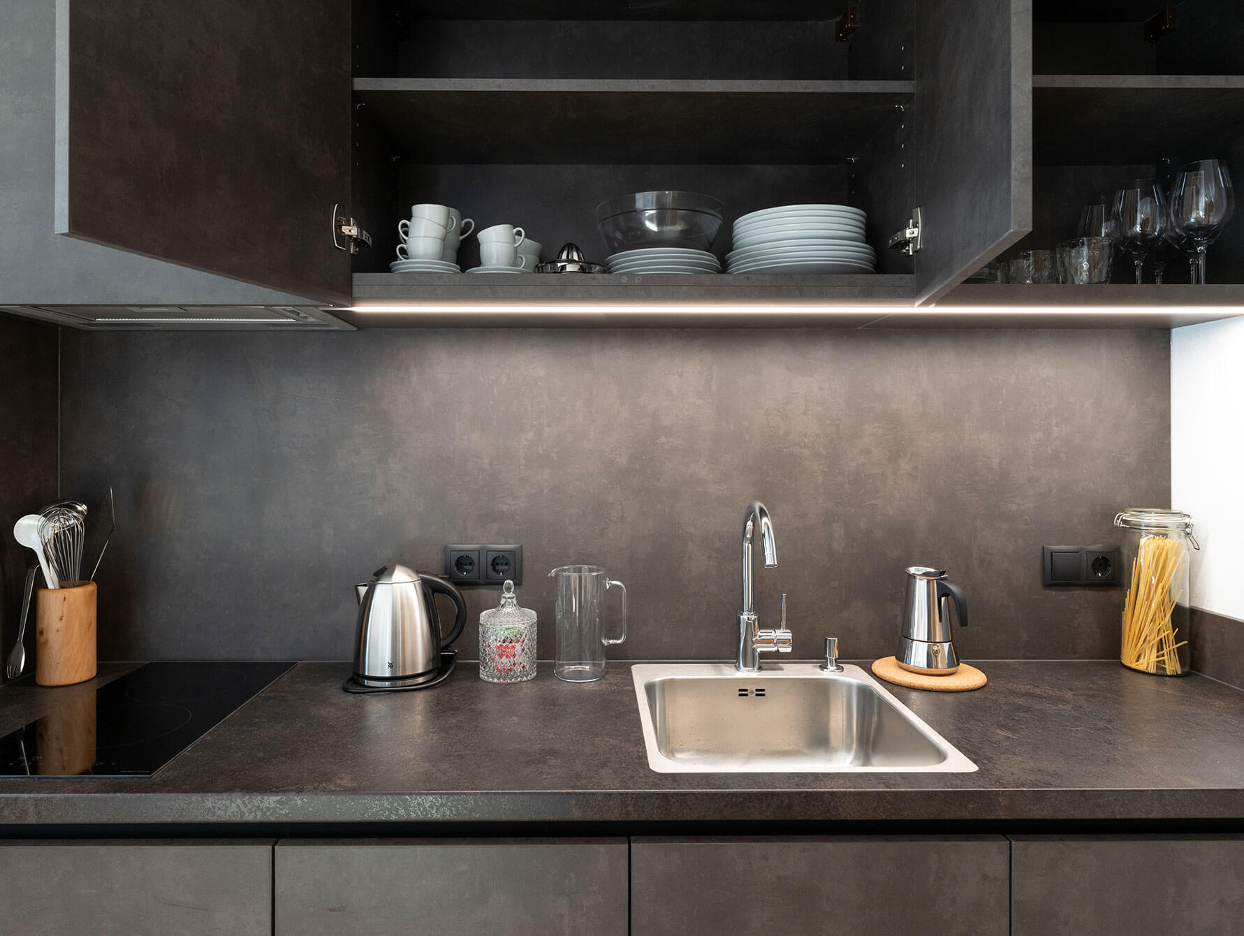 Küche mit offenen Schränken - Family Plus - Residence Kugler