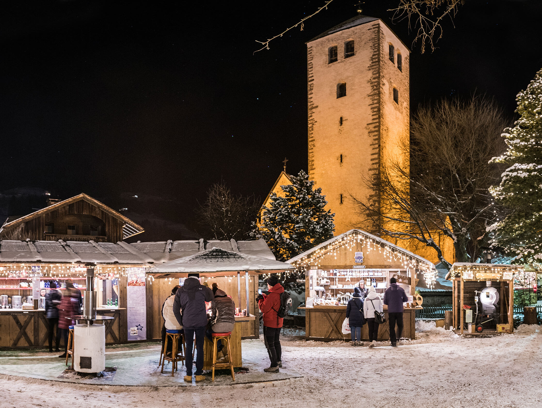 Weihnachtsmarkt Innichen Stände